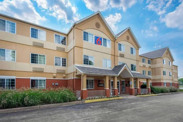 Photo 1 - Motel 6 Suites Philadelphia Malvern Swedesford Rd, PA