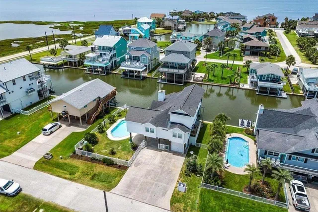 Photo 1 - Jamaica Beach Waterfront Heated Pool Bayfront Boat Slip Kayaks Huge Deck Grill
