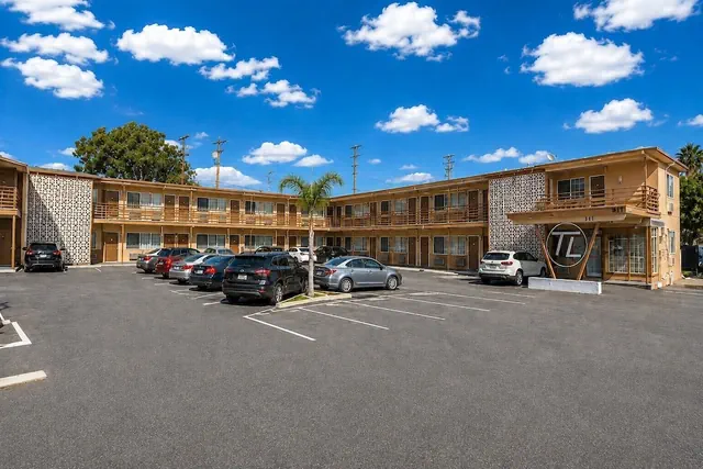 Photo 1 - Thrif-T-Lodge Motel