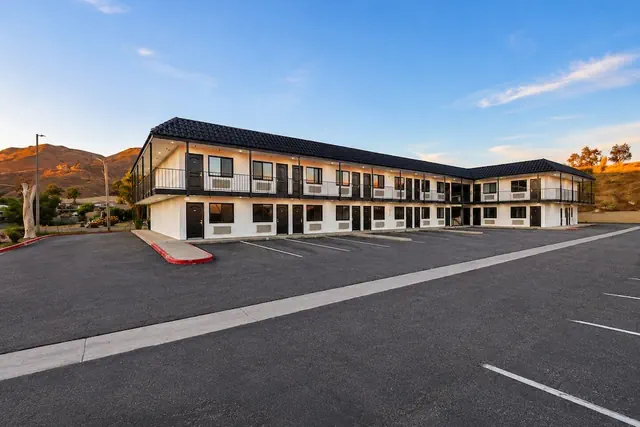 Photo 1 - Casa Blanca Hotel - Jurupa Valley 60 Fwy