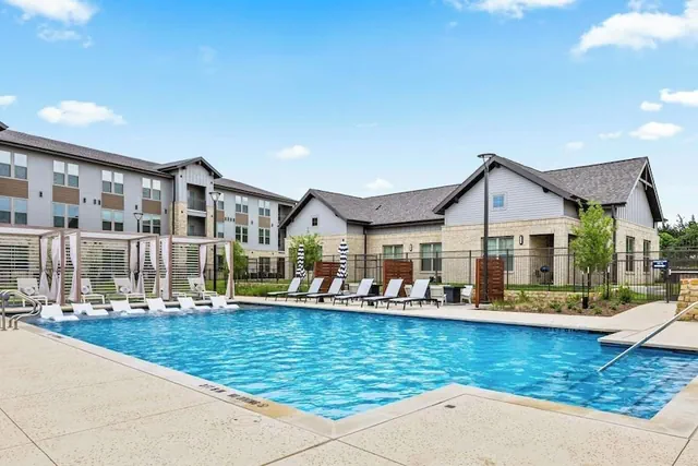 Photo 1 - Cozy Home with Pool Gym - WorkerFriendly