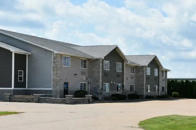 Photo 1 - Mound View Inn & Suites