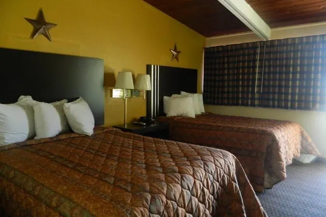 Photo 1 - Freer motel