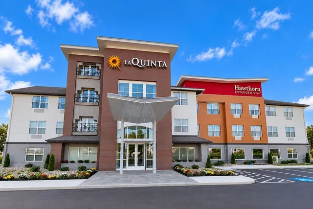 Photo 1 - La Quinta Inn & Suites By Wyndham Auburn Hills / Detroit