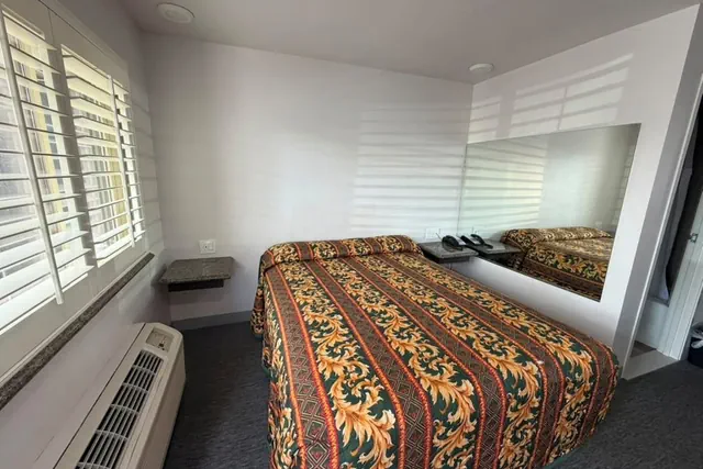 Photo 1 - La Palma Motel - Redlands