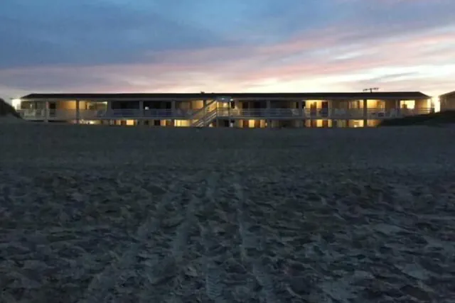 Photo 1 - Outer Banks Motor Lodge