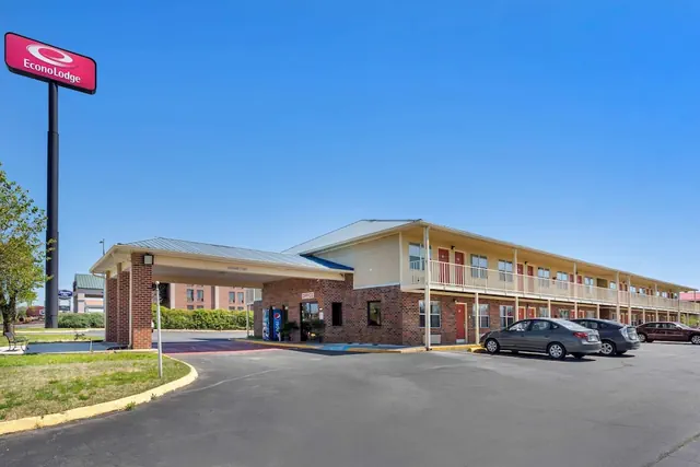 Photo 1 - Econo Lodge Athens I-75