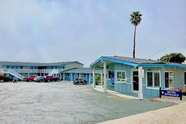 Photo 1 - Ocean Palms Motel