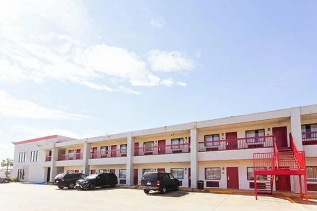 Photo 1 - Econo Lodge Inn & Suites Channelview - Houston East