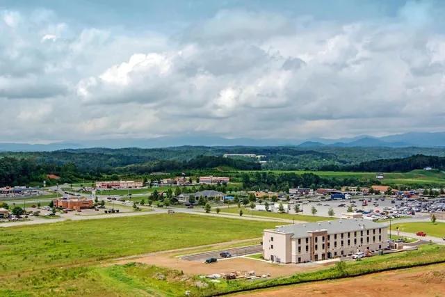 Photo 1 - Comfort Inn & Suites East Ellijay