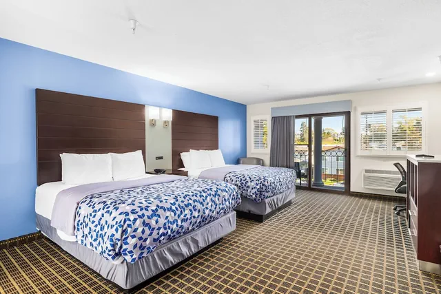 Photo 1 - Hotel Solares