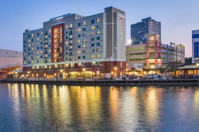 Photo 1 - Courtyard by Marriott Gaithersburg Washingtonian Center