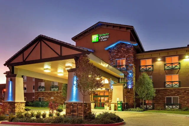 Photo 1 - Holiday Inn Express Hotel & Suites Tehachapi by IHG