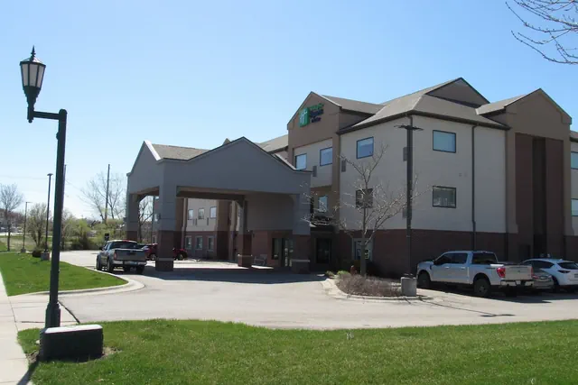 Photo 1 - Holiday Inn Express & Suites Lincoln South by IHG