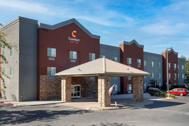 Photo 1 - Comfort Suites Marysville - Yuba City