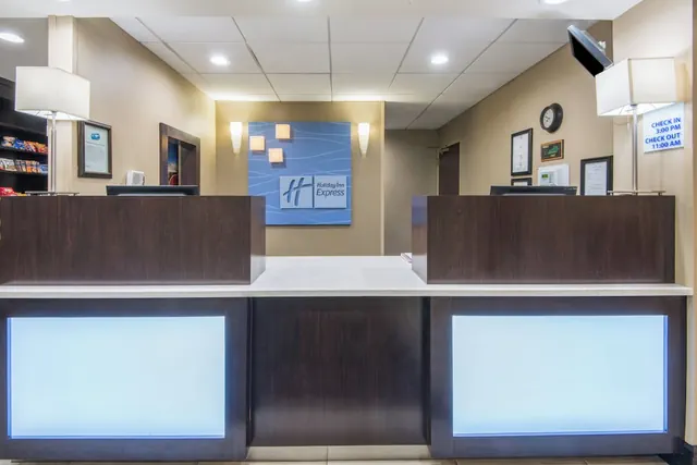 Photo 1 - Holiday Inn Express & Suites Ashland by IHG