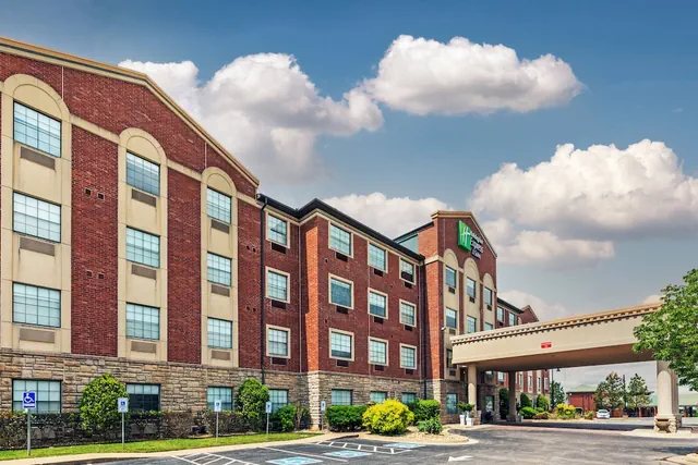 Photo 1 - Holiday Inn Express & Suites Tulsa S Broken Arrow Hwy 51 by IHG