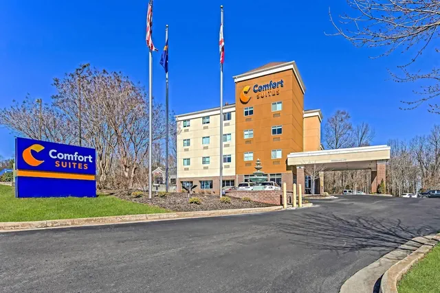 Photo 1 - Comfort Suites Huntsville MidCity District at Research Park