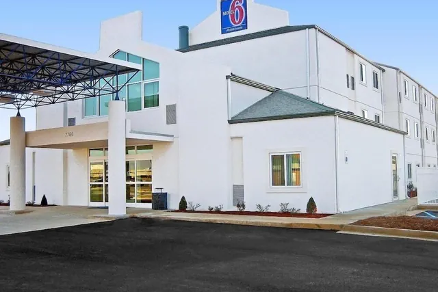 Photo 1 - Motel 6 Montgomery, AL - Airport