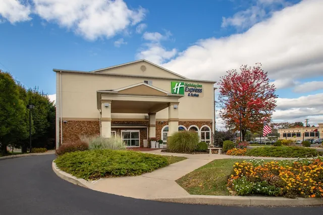 Photo 1 - Holiday Inn Express & Suites Allentown West by IHG