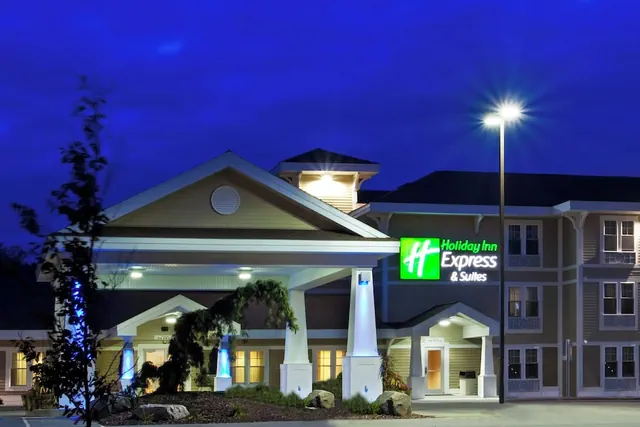 Photo 1 - Holiday Inn Express Hotel & Suites Iron Mountain by IHG