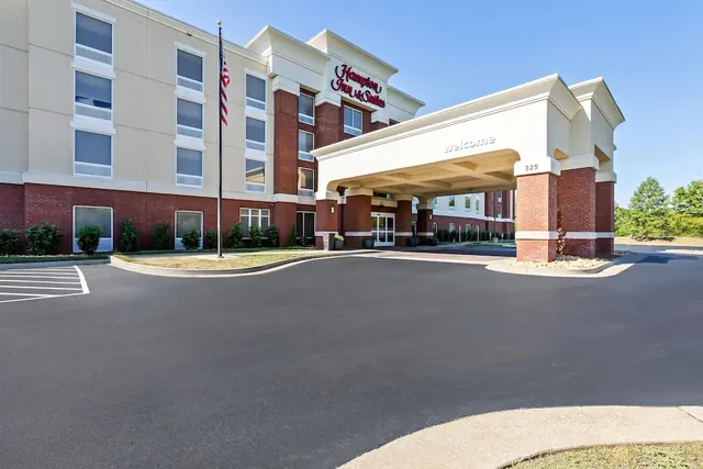 Photo 1 - Hampton Inn & Suites Murfreesboro