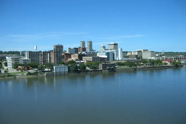 Photo 1 - Embassy Suites by Hilton E Peoria Riverfront Conf Center