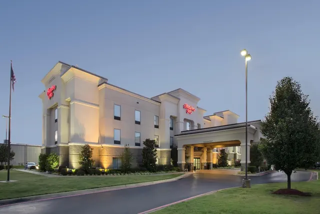 Photo 1 - Hampton Inn Siloam Springs