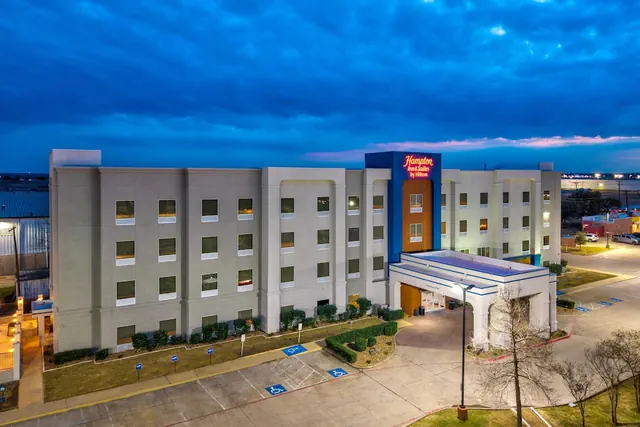 Photo 1 - Hampton Inn Corsicana