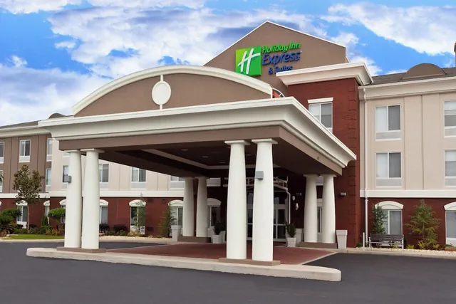 Photo 1 - Holiday Inn Express Dothan North by IHG