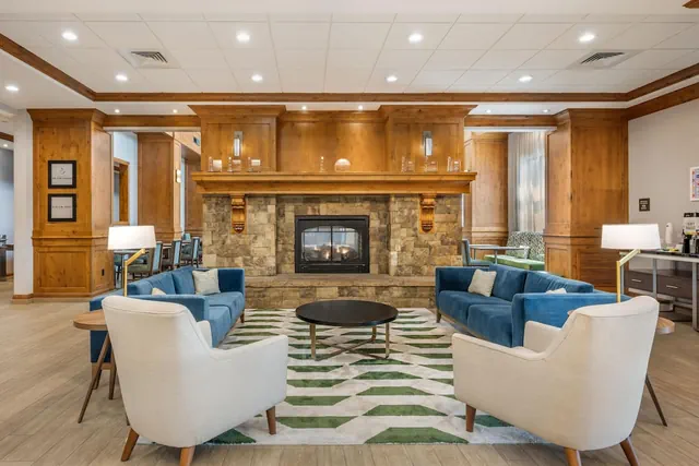 Photo 1 - Hampton Inn & Suites Coeur d' Alene