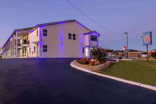 Photo 1 - Motel 6 Commerce, GA