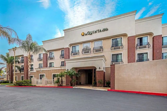 Photo 1 - La Quinta Inn & Suites by Wyndham Temecula