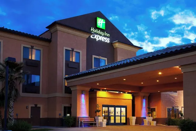 Photo 1 - Holiday Inn Express Hotel & Suites Kingman by IHG