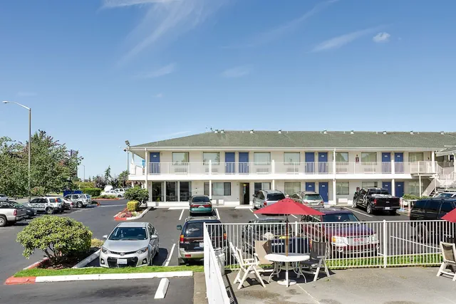 Photo 1 - Motel 6 Tacoma, WA - South