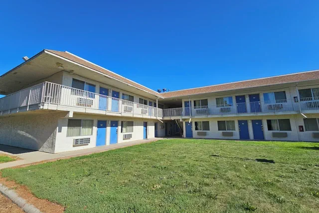 Photo 1 - Motel 6 Mitchell I-90, SD