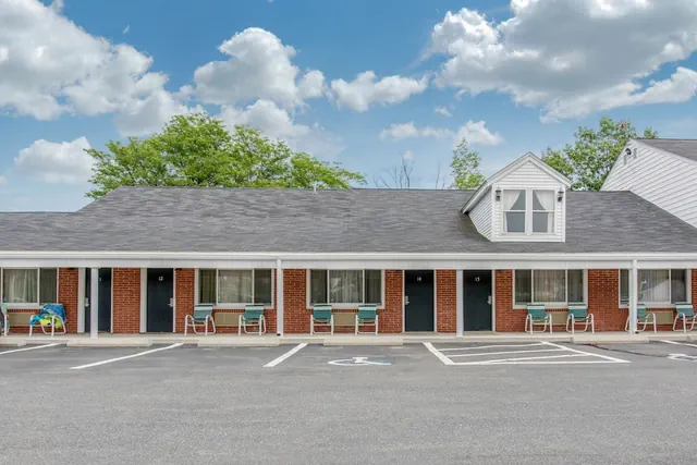Photo 1 - Coachman Inn