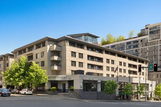 Photo 1 - Courtyard by Marriott Seattle Bellevue/Downtown