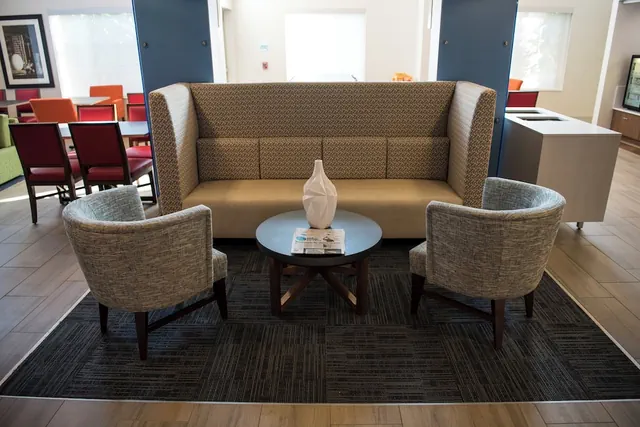 Photo 1 - Holiday Inn Express Hotel & Suites Lexington-Downtown by IHG
