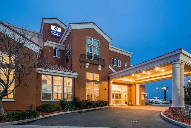 Photo 1 - Best Western I-5 Inn & Suites