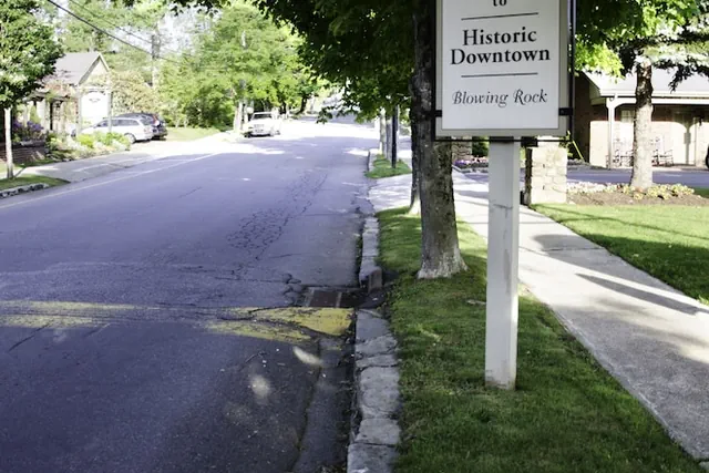 Photo 1 - Hillwinds Inn