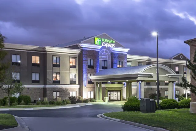 Photo 1 - Holiday Inn Express Kansas City - at the Legends by IHG