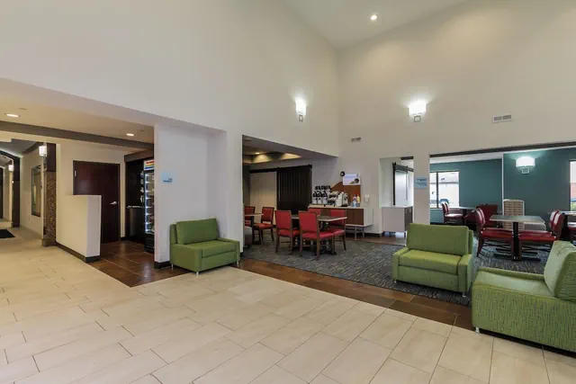 Photo 1 - Holiday Inn Express Hotel & Suites South Bend by IHG