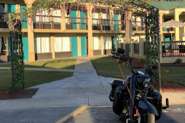 Photo 1 - Econo Lodge Inn & Suites Hardeeville I-95