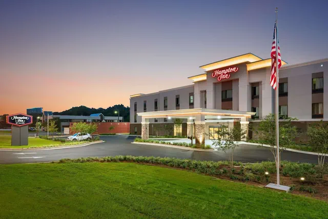 Photo 1 - Hampton Inn Wetumpka