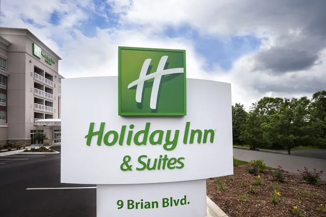Photo 1 - Holiday Inn & Suites Arden - Asheville Airport by IHG