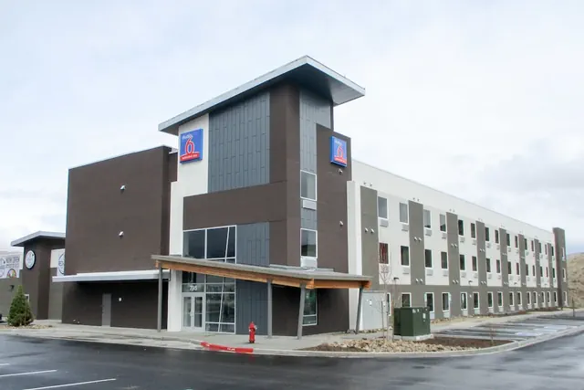 Photo 1 - Studio 6 Mccarran, NV - Sparks - Tahoe - Reno Industrial Center