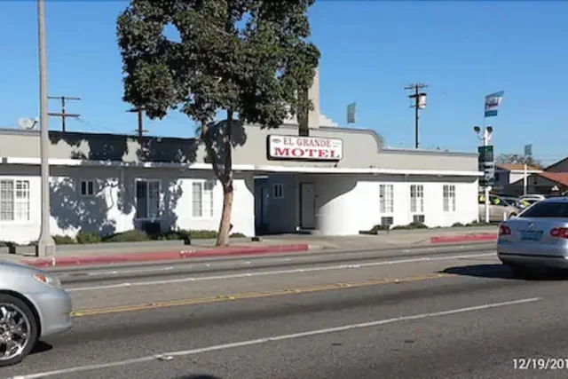 Photo 1 - El Grande Motel