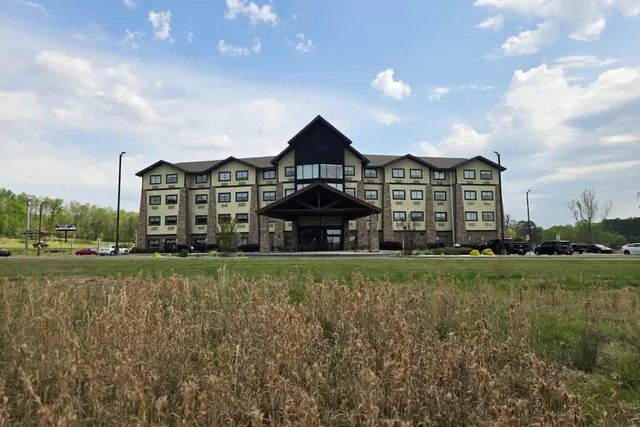 Photo 1 - Comfort Inn and Suites Near Lake Guntersville