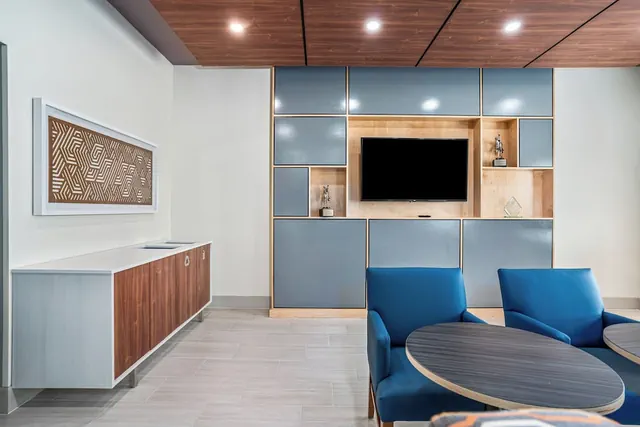 Photo 1 - Holiday Inn Express Suites Van Buren-Ft Smith Area by IHG